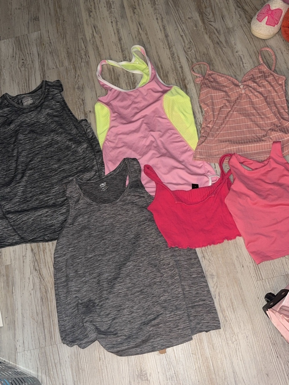 Mixed Pink and Gray Women’s Tank & Camisole Set xs-small mixed lot of 6 tanks
